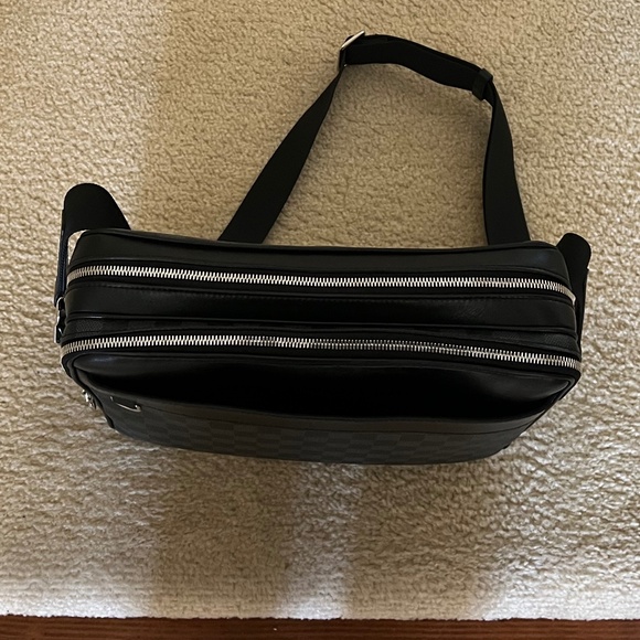 LOUIS VUITTON TROCADERO MESSENGER MM - Picture 2 of 3